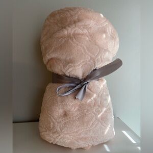 New/Unused/Throw Blanket/Pink//Soft/Cute
